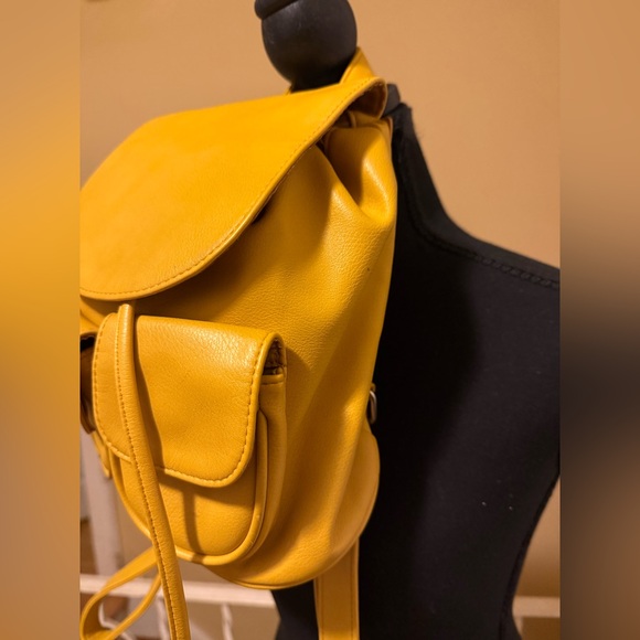 Wild Fable Mustard Backpack - Picture 3 of 3